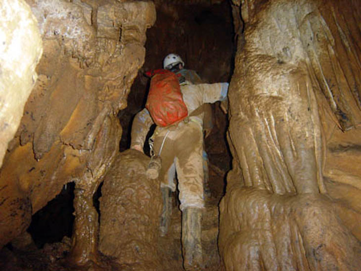 176 Grotte du Calel Paques 05