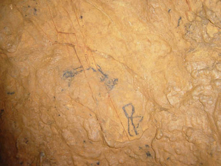 195 Grotte du Calel Paques 05