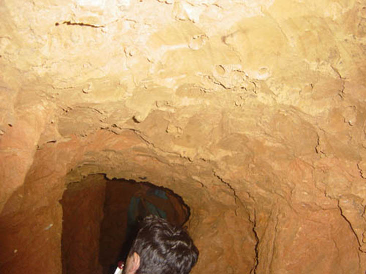 197 Grotte du Calel Paques 05