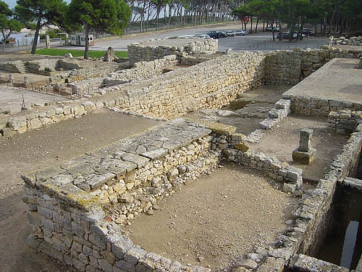 244 AMPURIES 05