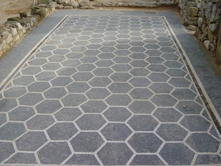 252 AMPURIES 05